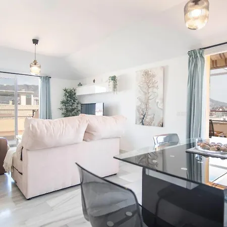 Bioparc Atico Muy Amplio Y Soleado, Cerca De La Playa Y Centro, Con Parking Y Ac Apartment